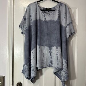 Jupiter brand top. Osfm. Fits size 1X-2X